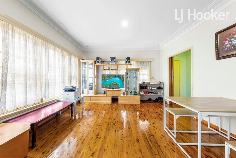 Photo - 7 Pepler Rd , Cabramatta West NSW 2166 - Image 6