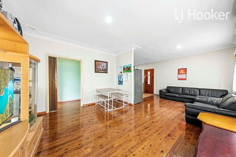 Photo - 7 Pepler Rd , Cabramatta West NSW 2166 - Image 7