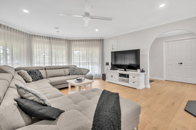 Photo - 7 Peregrine Road, Oaklands Junction VIC 3063 - Image 4