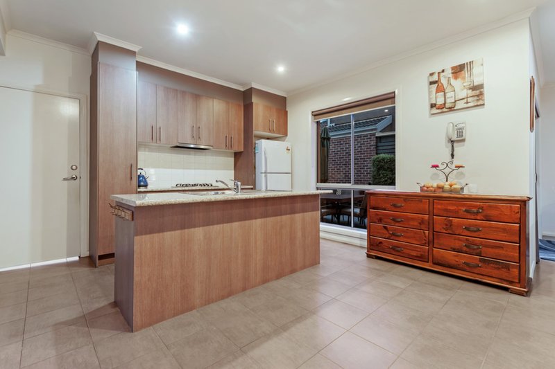 Photo - 7 Perisher Drive, Craigieburn VIC 3064 - Image 3