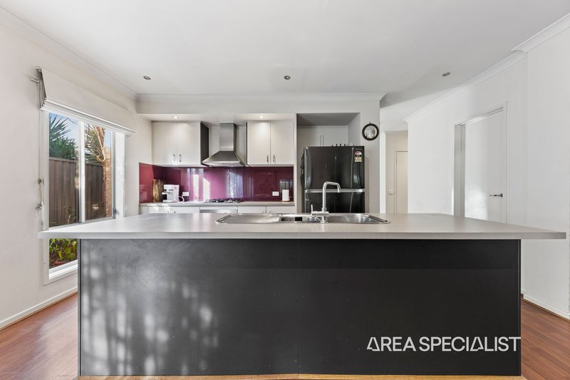 Photo - 7 Perry Court, Pakenham VIC 3810 - Image 5
