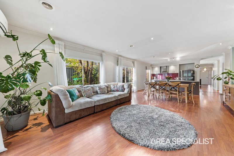 Photo - 7 Perry Court, Pakenham VIC 3810 - Image 8