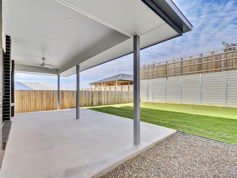 Photo - 7 Peter Harbeck Street, Spring Mountain QLD 4300 - Image 6