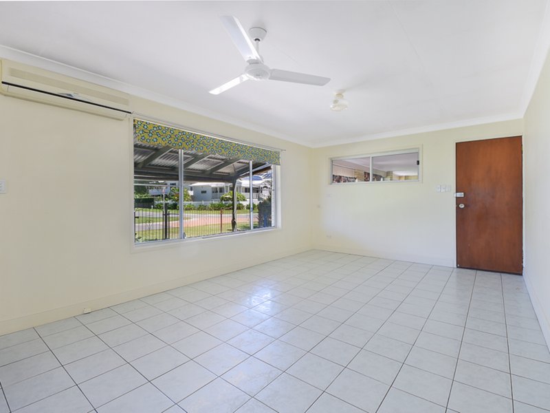 Photo - 7 Phillip Street, Beachmere QLD 4510 - Image 5