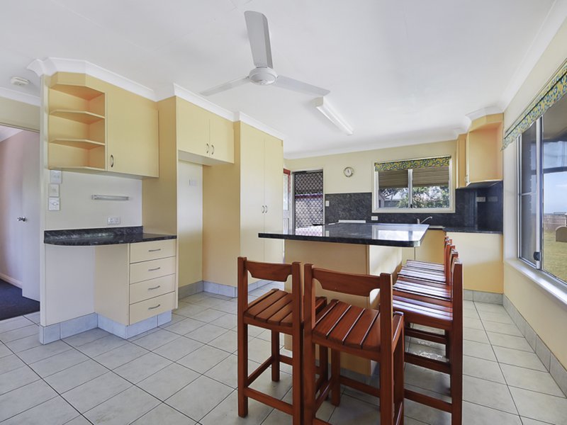 Photo - 7 Phillip Street, Beachmere QLD 4510 - Image 10