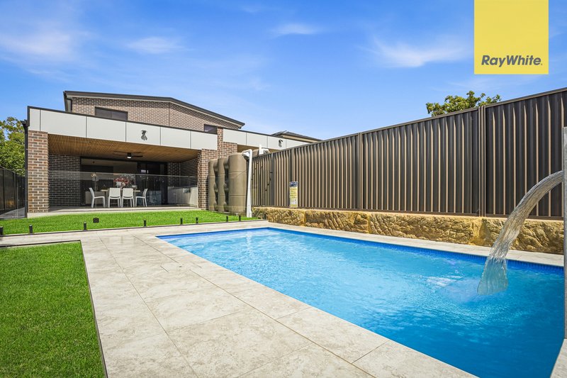 Photo - 7 Pindari Crescent, South Wentworthville NSW 2145 - Image 3