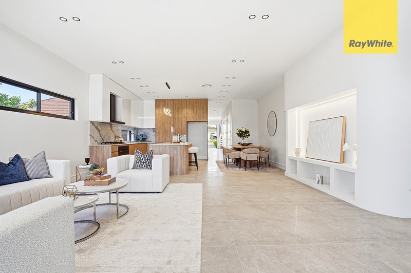 Photo - 7 Pindari Crescent, South Wentworthville NSW 2145 - Image 7