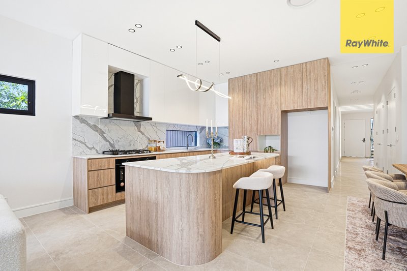 Photo - 7 Pindari Crescent, South Wentworthville NSW 2145 - Image 9