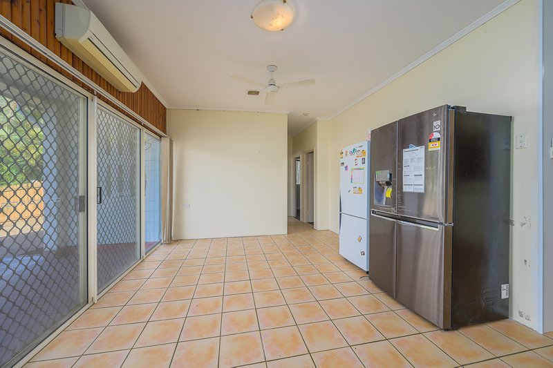 Photo - 7 Pine Avenue, West Gladstone QLD 4680 - Image 3