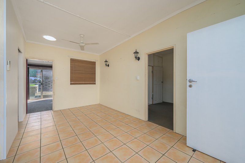 Photo - 7 Pine Avenue, West Gladstone QLD 4680 - Image 4