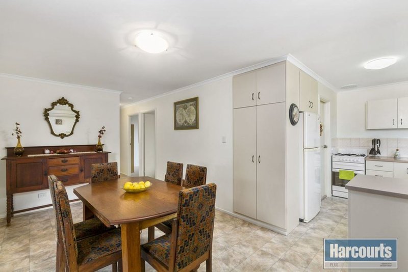 Photo - 7 Pinehurst Grove, Morphett Vale SA 5162 - Image 2