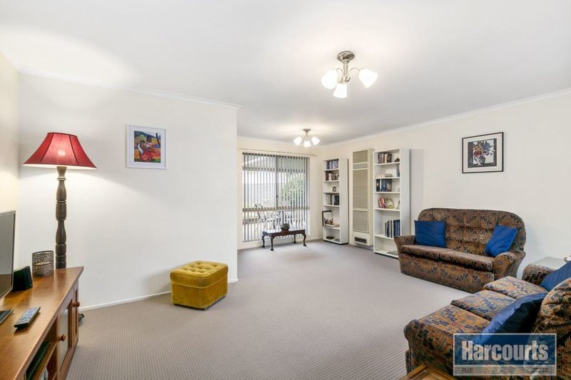 Photo - 7 Pinehurst Grove, Morphett Vale SA 5162 - Image 4