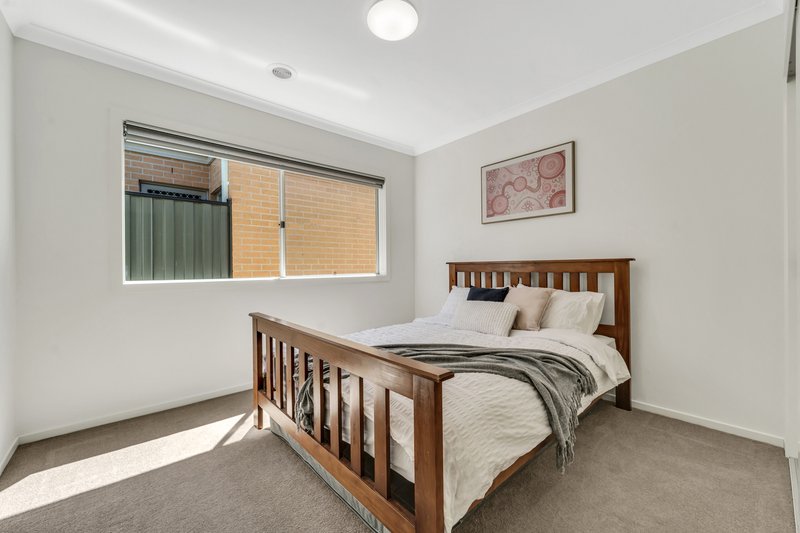 Photo - 7 Pioneer Street, Craigieburn VIC 3064 - Image 14