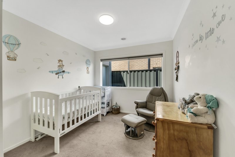 Photo - 7 Pioneer Street, Craigieburn VIC 3064 - Image 15