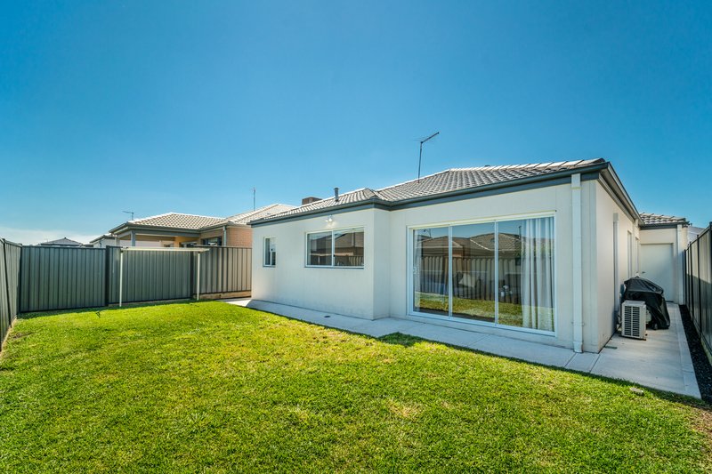 Photo - 7 Pioneer Street, Craigieburn VIC 3064 - Image 18