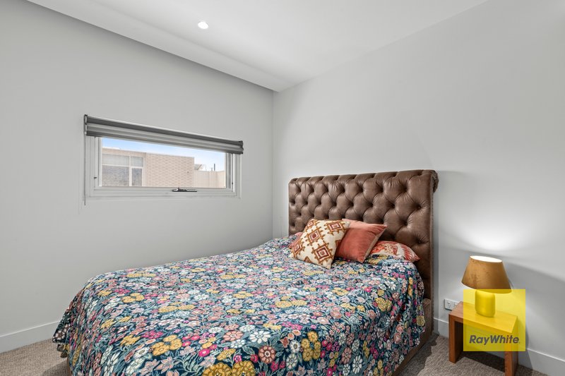 Photo - 7 Point Henry Vista, Rippleside VIC 3215 - Image 13