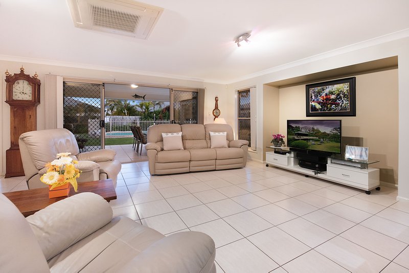 Photo - 7 Pompano Court, Mountain Creek QLD 4557 - Image 3