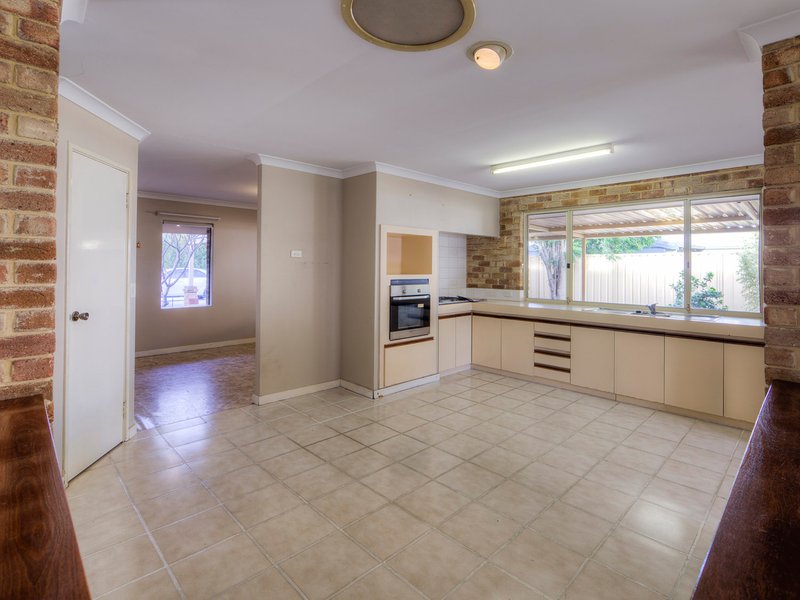 Photo - 7 Pondana Mews, Ballajura WA 6066 - Image 6