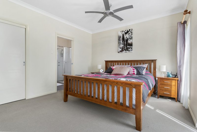 Photo - 7 Pontville Close, West Hoxton NSW 2171 - Image 2