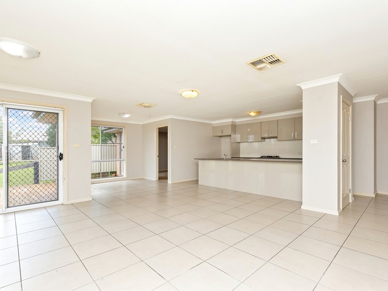 Photo - 7 Porter Street, East Tamworth NSW 2340 - Image 3