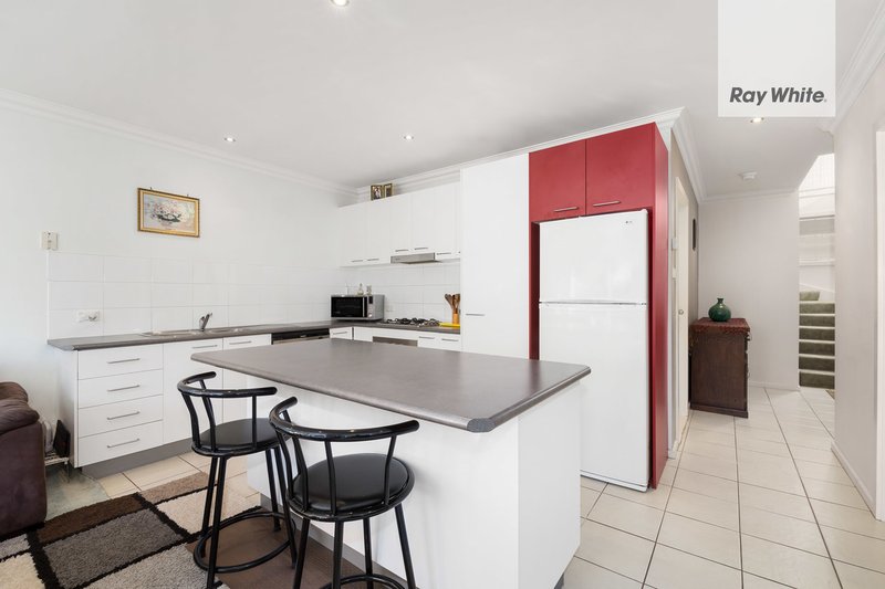 Photo - 7 Portland Place, Roxburgh Park VIC 3064 - Image 2