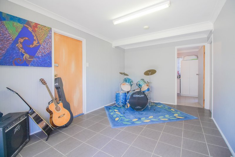 Photo - 7 Portley Street, Bundamba QLD 4304 - Image 16