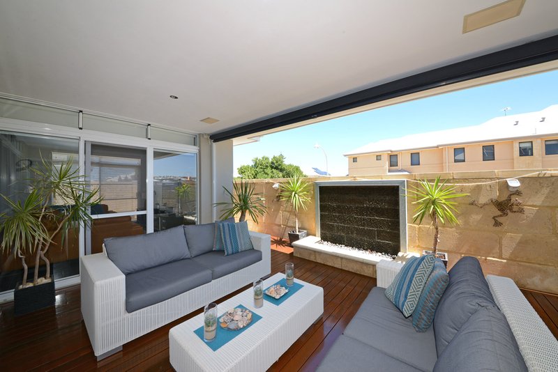 Photo - 7 Portrush Way, Mindarie WA 6030 - Image 17