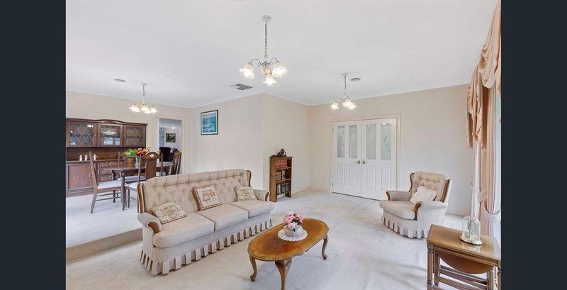 Photo - 7 Pottery Drive, Blackburn North VIC 3130 - Image 6