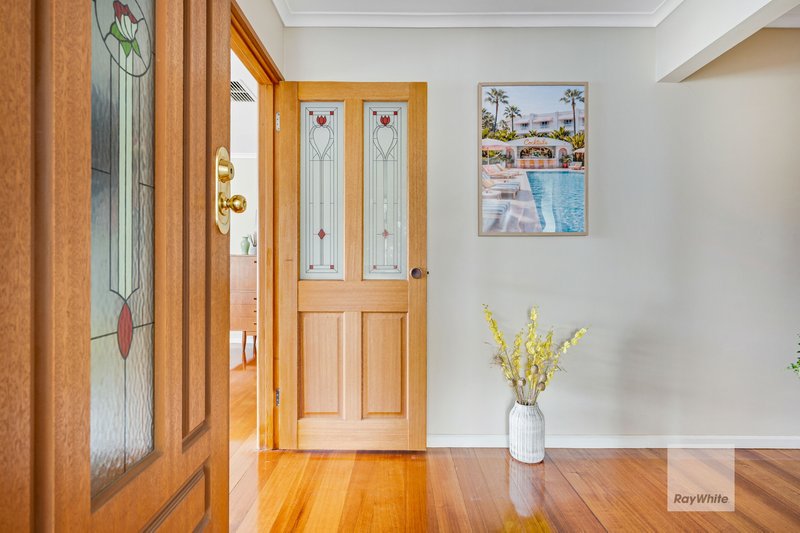 Photo - 7 Power Close, Gladstone Park VIC 3043 - Image 3