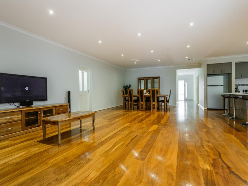 Photo - 7 Princeton Circuit, Aubin Grove WA 6164 - Image 4