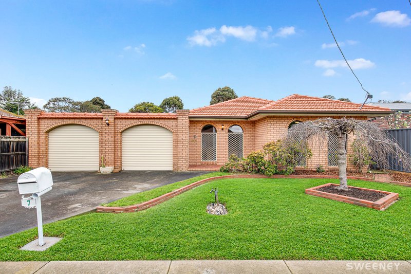 Photo - 7 Pringle Place, Altona Meadows VIC 3028 - Image 1