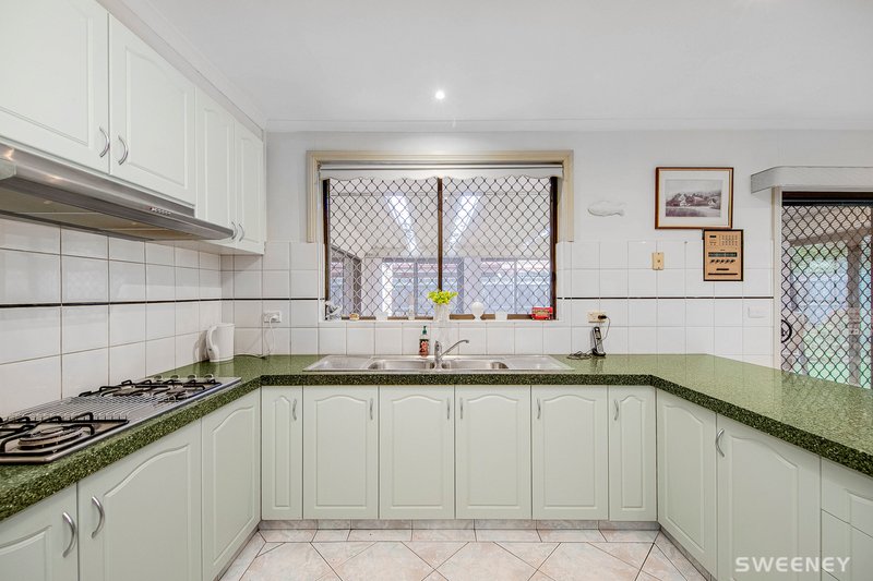 Photo - 7 Pringle Place, Altona Meadows VIC 3028 - Image 6