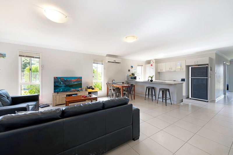 Photo - 7 Pristine Close, Ashfield QLD 4670 - Image 7