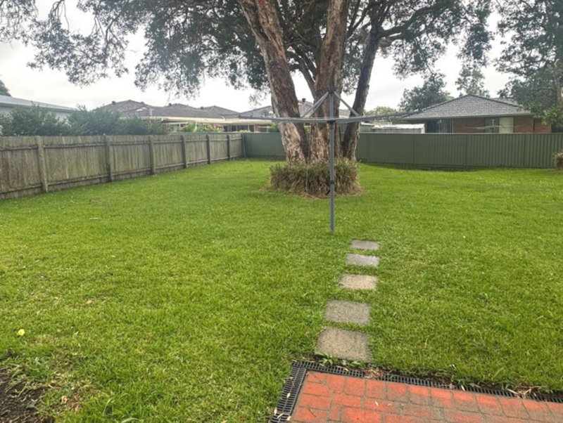 Photo - 7 Pryor Crescent, Old Bar NSW 2430 - Image 6