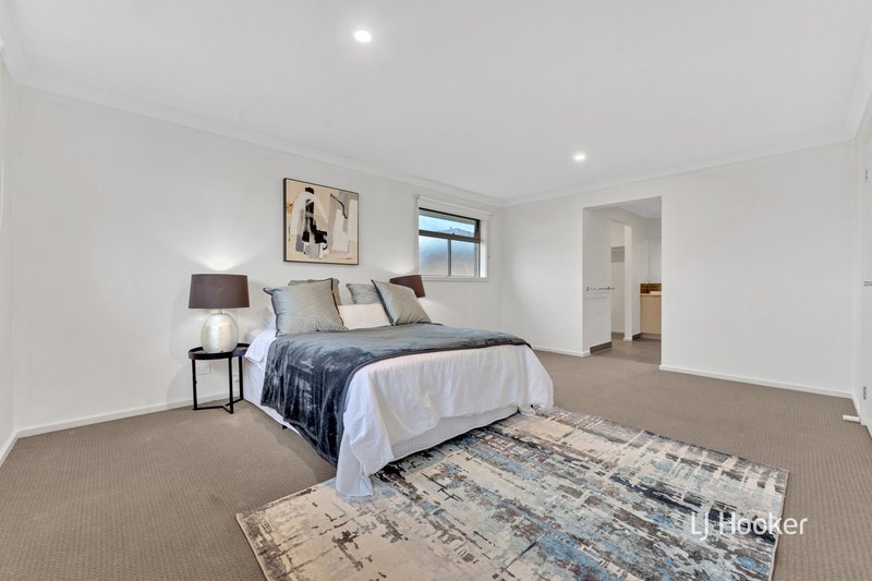 Photo - 7 Pymble Terrace, Truganina VIC 3029 - Image 11