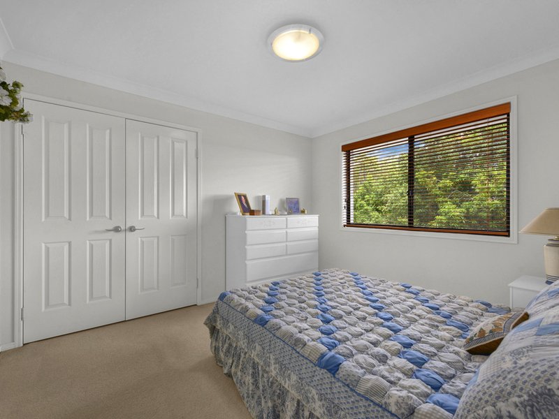 Photo - 7 Quandong Cresent , Arana Hills QLD 4054 - Image 12