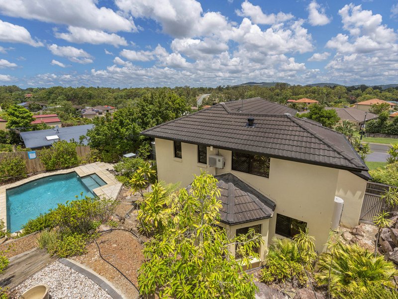 Photo - 7 Quandong Cresent , Arana Hills QLD 4054 - Image 16