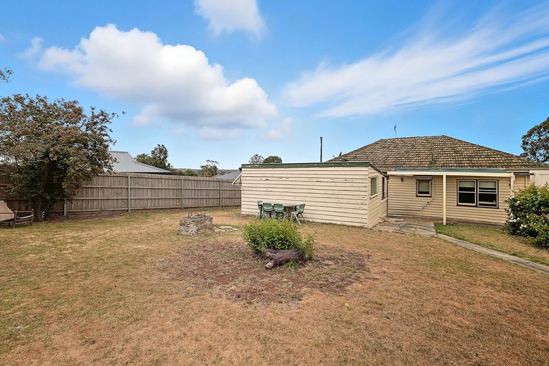 Photo - 7 Queens Crescent, Bacchus Marsh VIC 3340 - Image 8