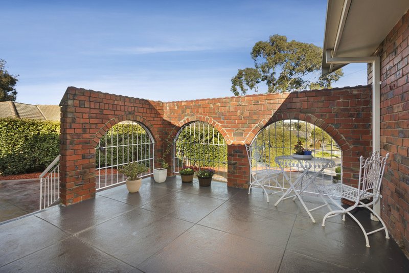 Photo - 7 Quest Court, Glen Waverley VIC 3150 - Image 11