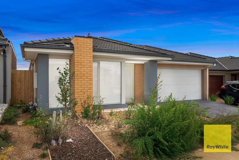 Photo - 7 Quince Road, Manor Lakes VIC 3024 - Image 2