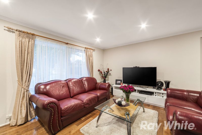 Photo - 7 Quist Court, Mill Park VIC 3082 - Image 3