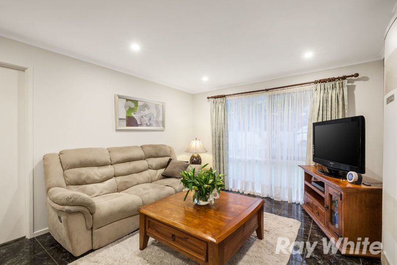 Photo - 7 Quist Court, Mill Park VIC 3082 - Image 4