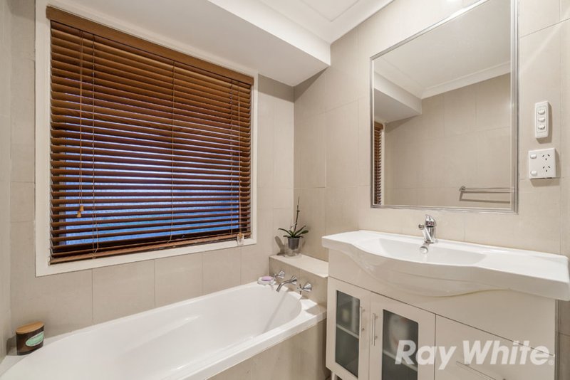 Photo - 7 Quist Court, Mill Park VIC 3082 - Image 7