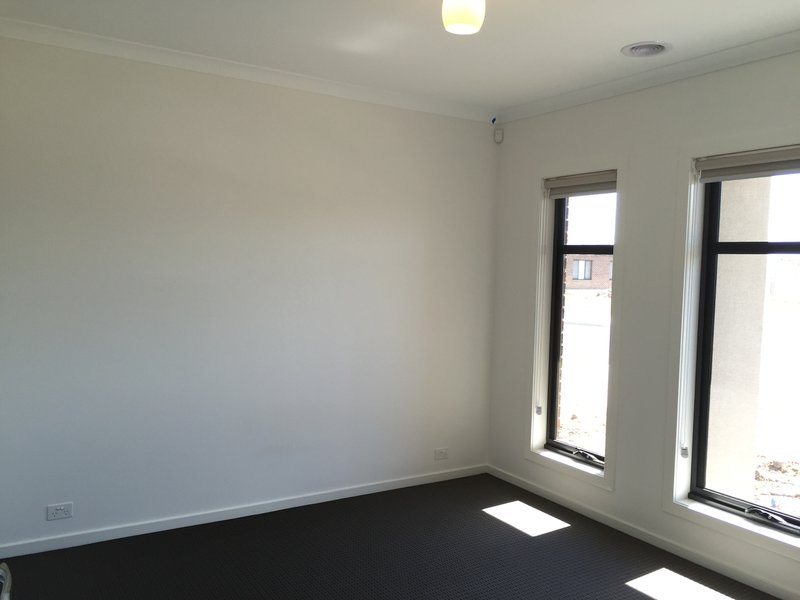 Photo - 7 Radiance Street, Tarneit VIC 3029 - Image 7