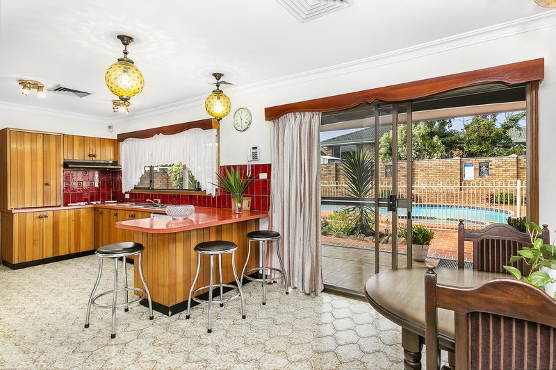 Photo - 7 Radiata Avenue, Baulkham Hills NSW 2153 - Image 2