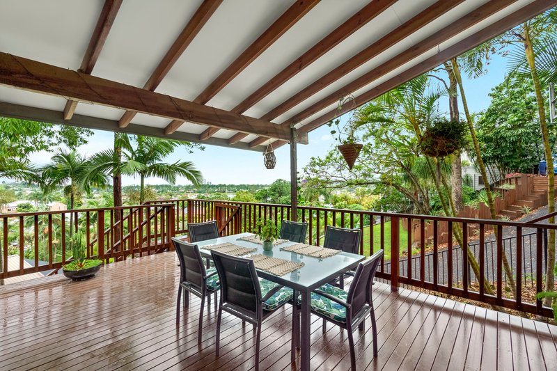 Photo - 7 Radiata Court, Elanora QLD 4221 - Image 2