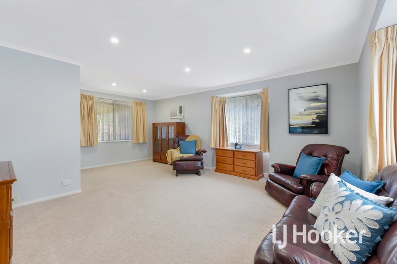 Photo - 7 Rae Court, Pakenham VIC 3810 - Image 4