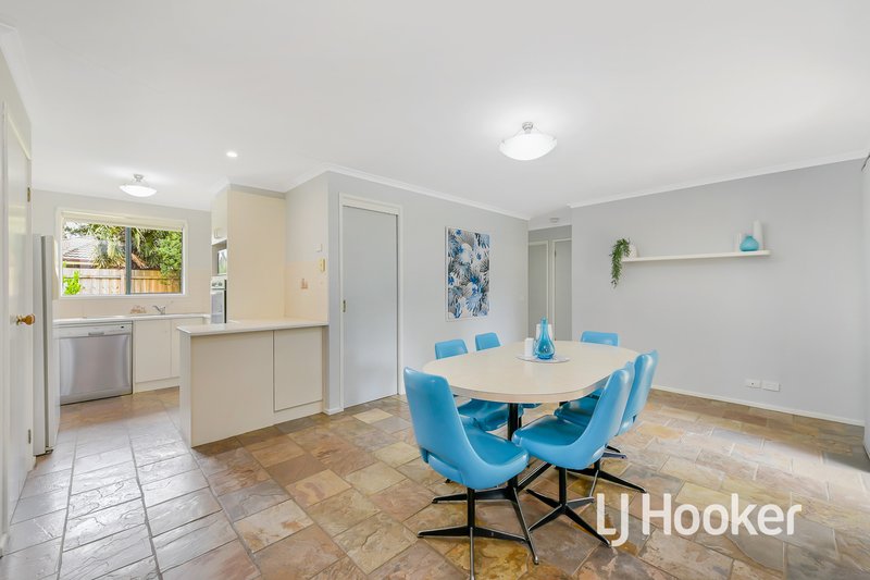 Photo - 7 Rae Court, Pakenham VIC 3810 - Image 7