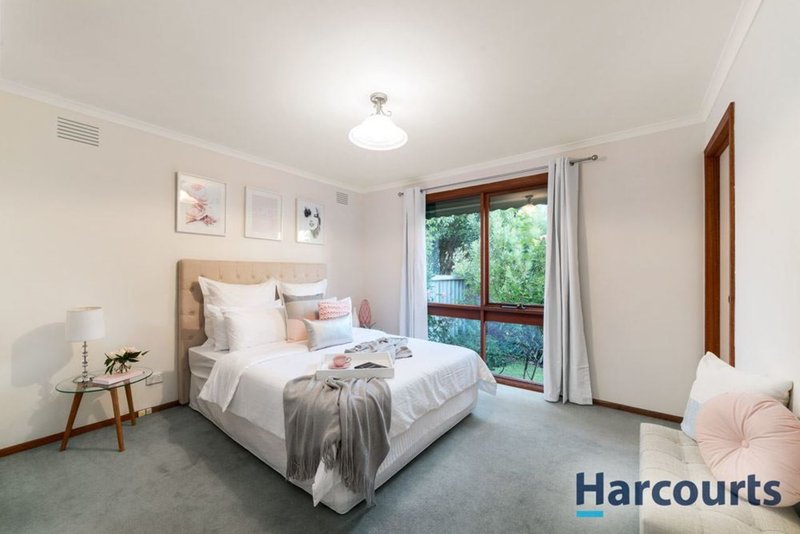 Photo - 7 Raheen Avenue, Wantirna VIC 3152 - Image 5