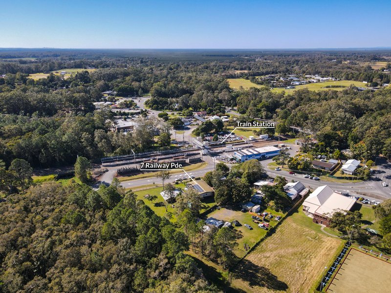 Photo - 7 Railway Parade, Glass House Mountains QLD 4518 - Image 17